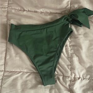 Away that day swim Tahiti Bottom in forest